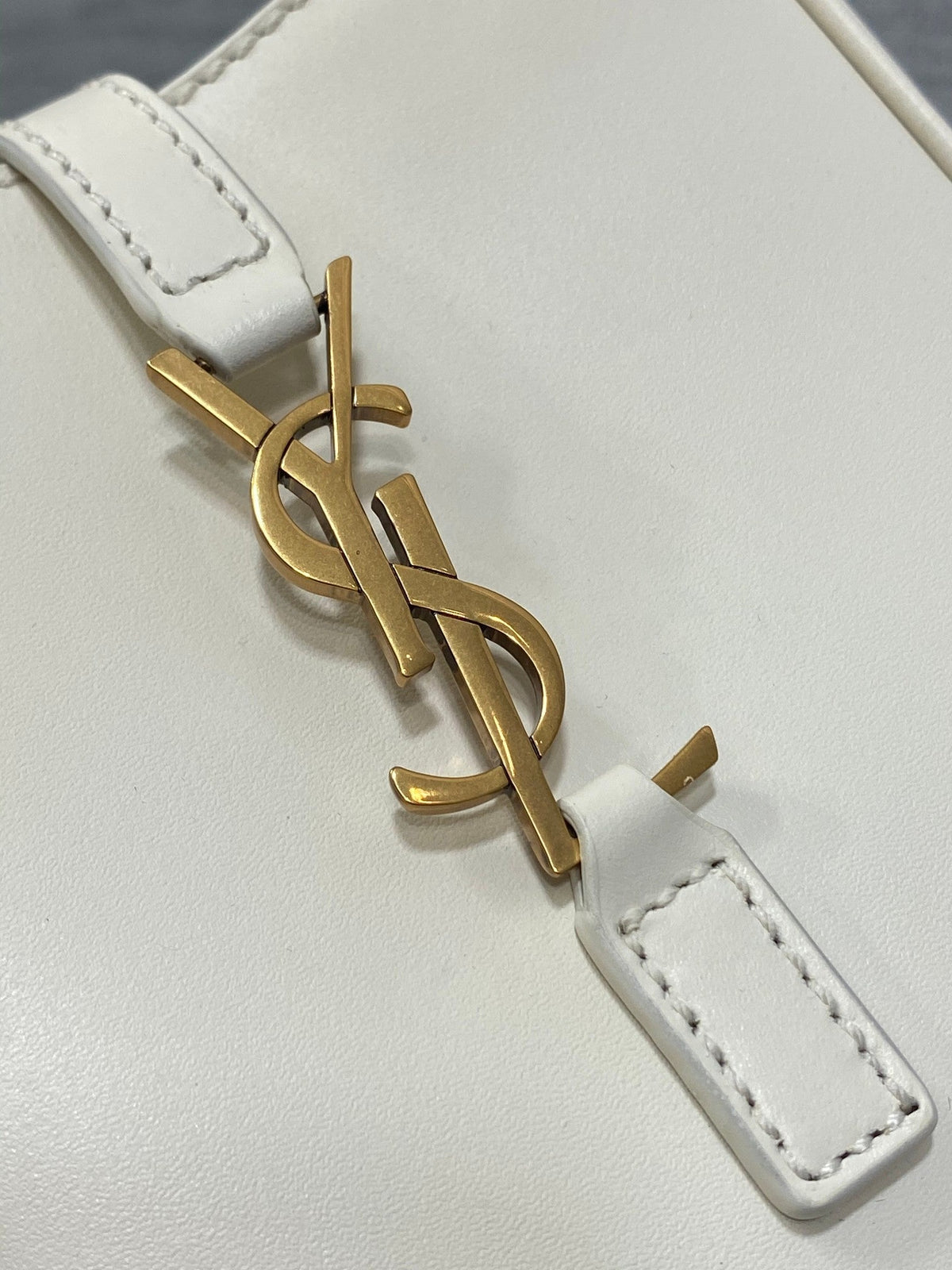 YSL Le 5 A 7 Mini White Bag - 13x20x4cm