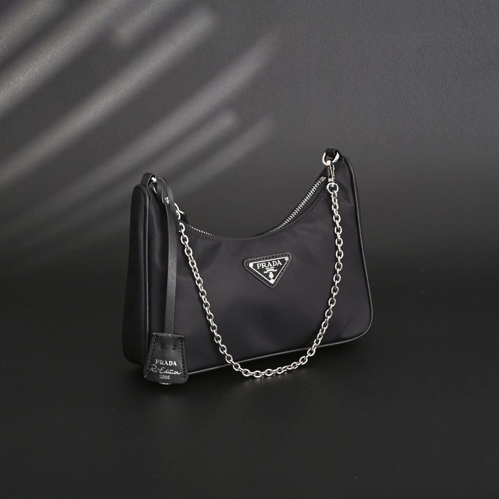 Prada Re-Edition 2005 Nylon Shoulder Bag – Black