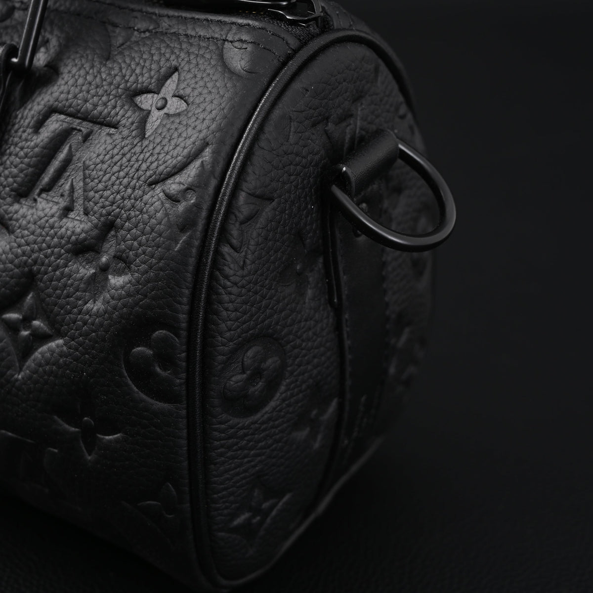 Louis Vuitton Keepall Bandoulière 50 – Monogram Shadow Black Leather